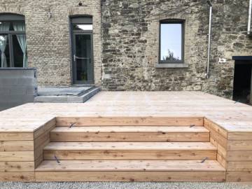 Terrasse en mélèze en région Liégeoise