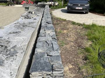 Mur en pierres sèches à Tongres