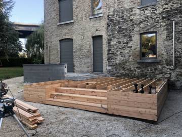 Terrasse en mélèze en région Liégeoise