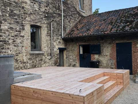 Terrasse en mélèze en région Liégeoise